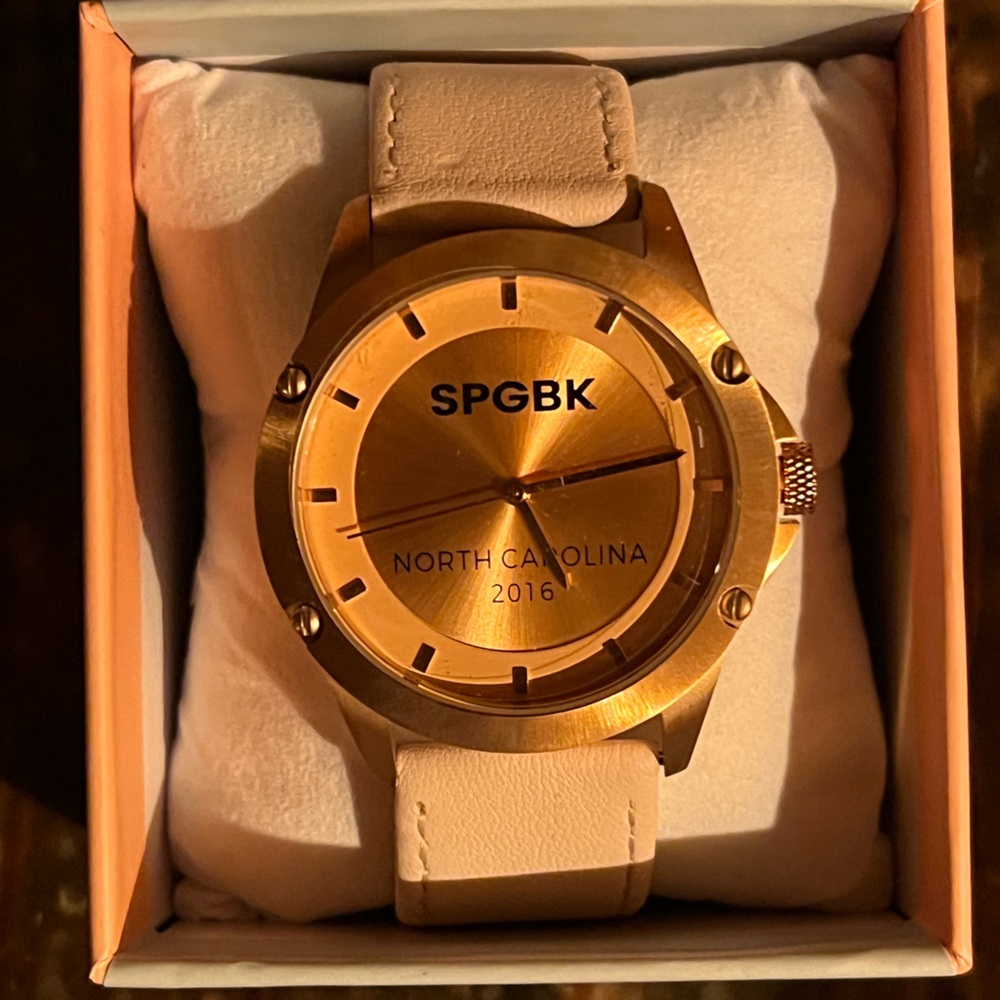 🌟Stunning Rose Gold SPGBK NORTH CAROLINA 2016 Elizabeth Leather Strap Watch! 🌟